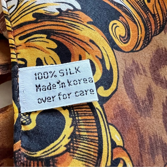 Vintage Silk Scarf / 10" X 55" . - Picture 2 of 4